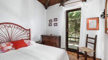 4 habitaciones, escritorio, wifi y ropa de cama