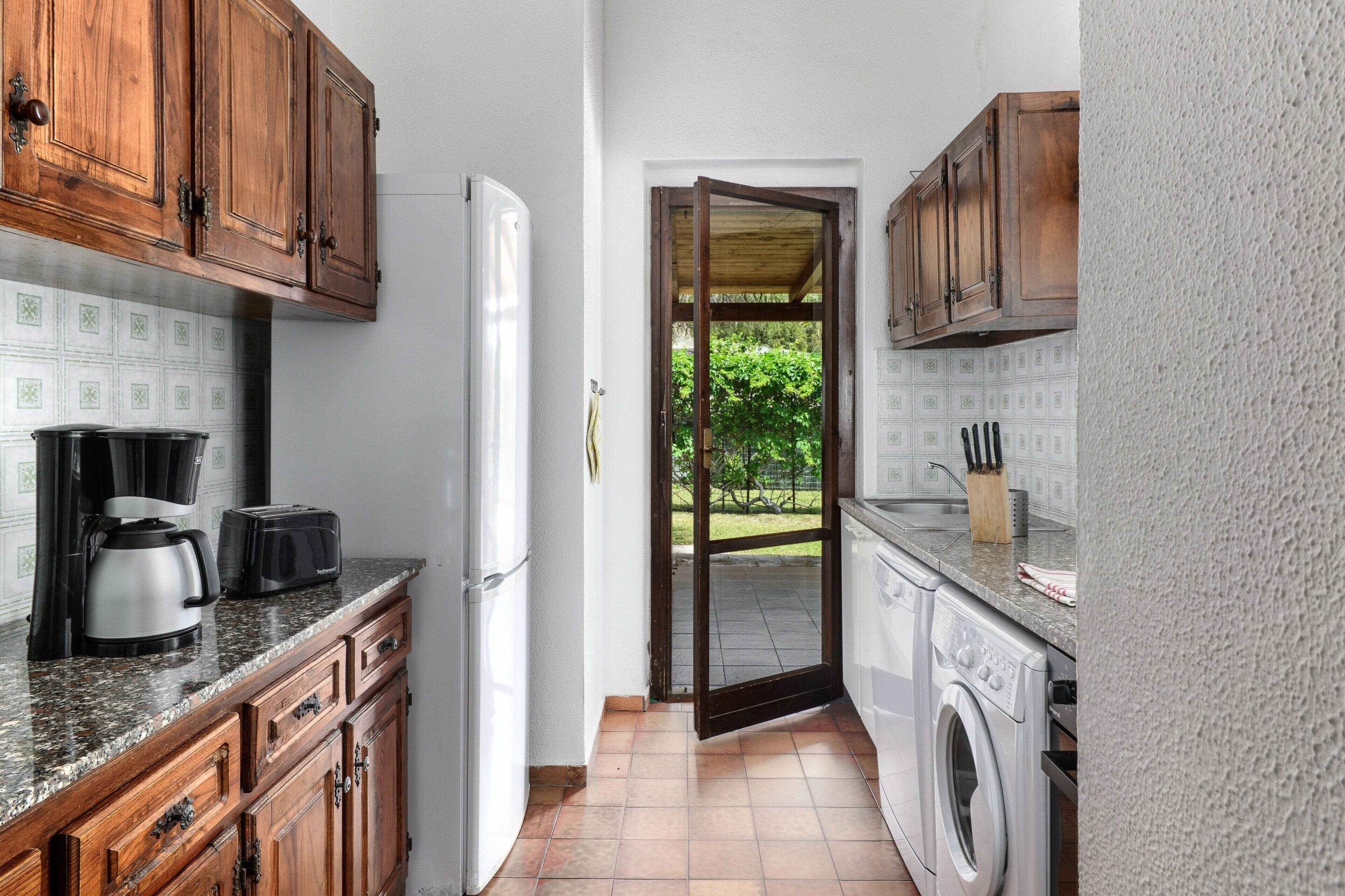 Réfrigérateur, four, plaque de cuisson, lave-vaisselle