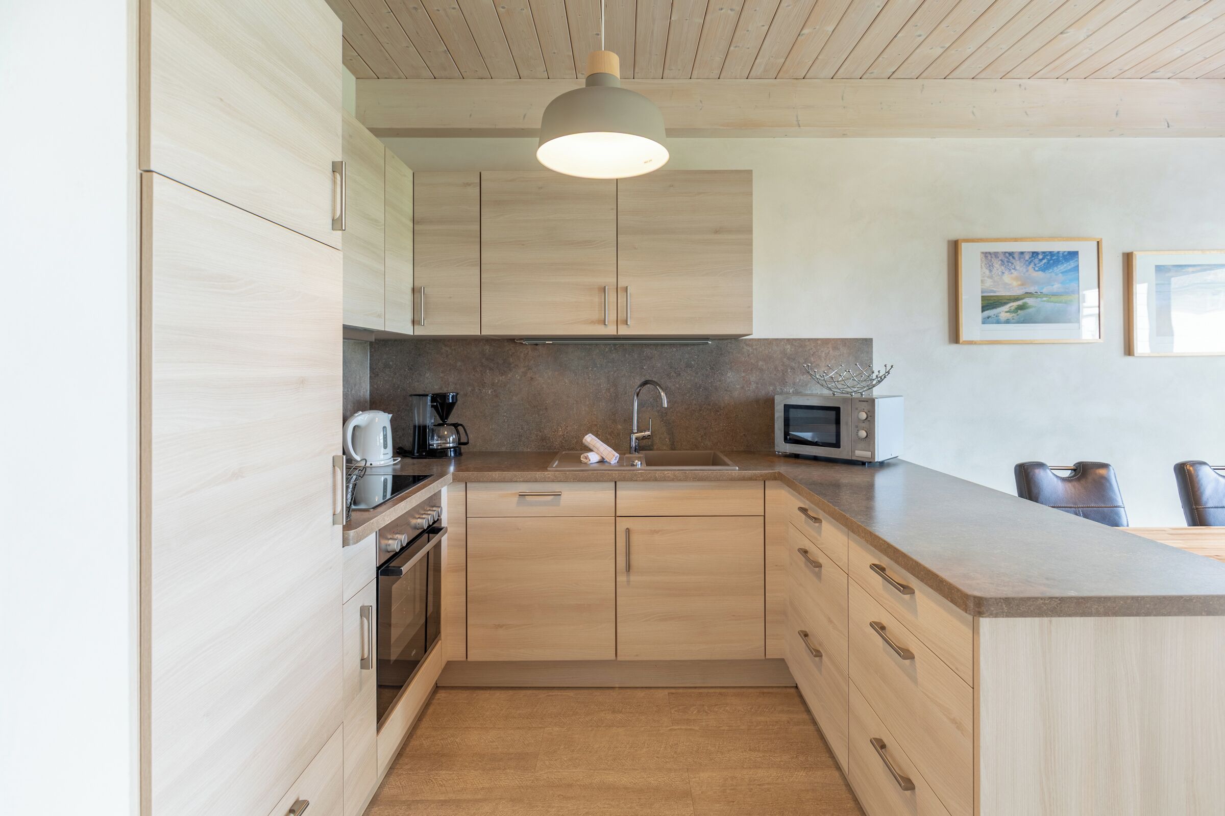 雪櫃、微波爐、焗爐、爐具