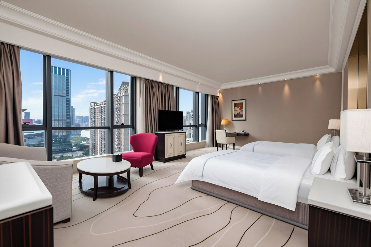Superior Special Offer Twin Room | Down duvets, in-room safe, desk, laptop workspace