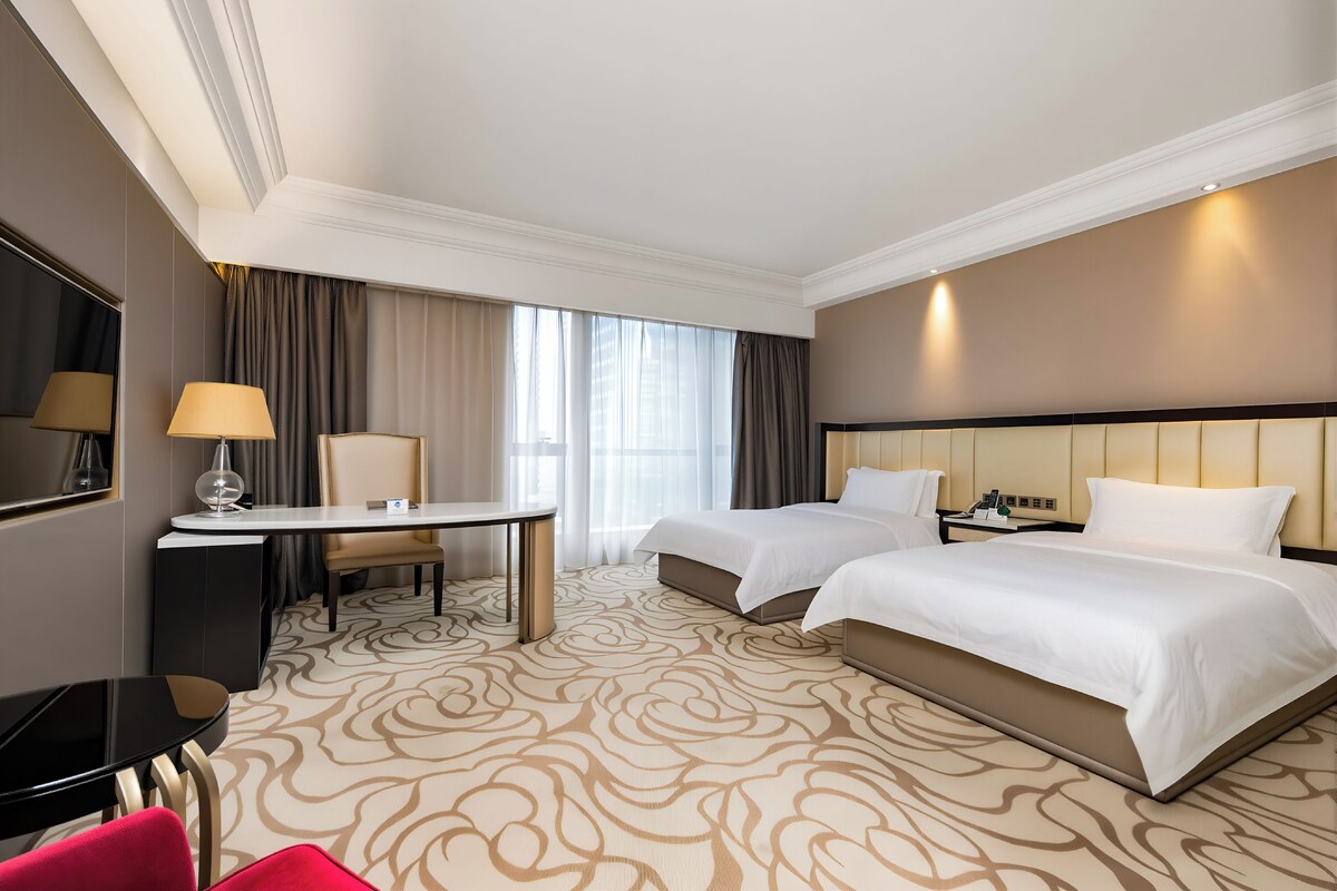 Superior Twin Room, 2 Double Beds, Non Smoking, Private Bathroom | Down duvets, in-room safe, desk, laptop workspace