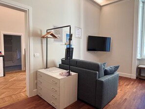 TV - Partifour 27 - vacation home in the center of Bergamo (Bergamo)