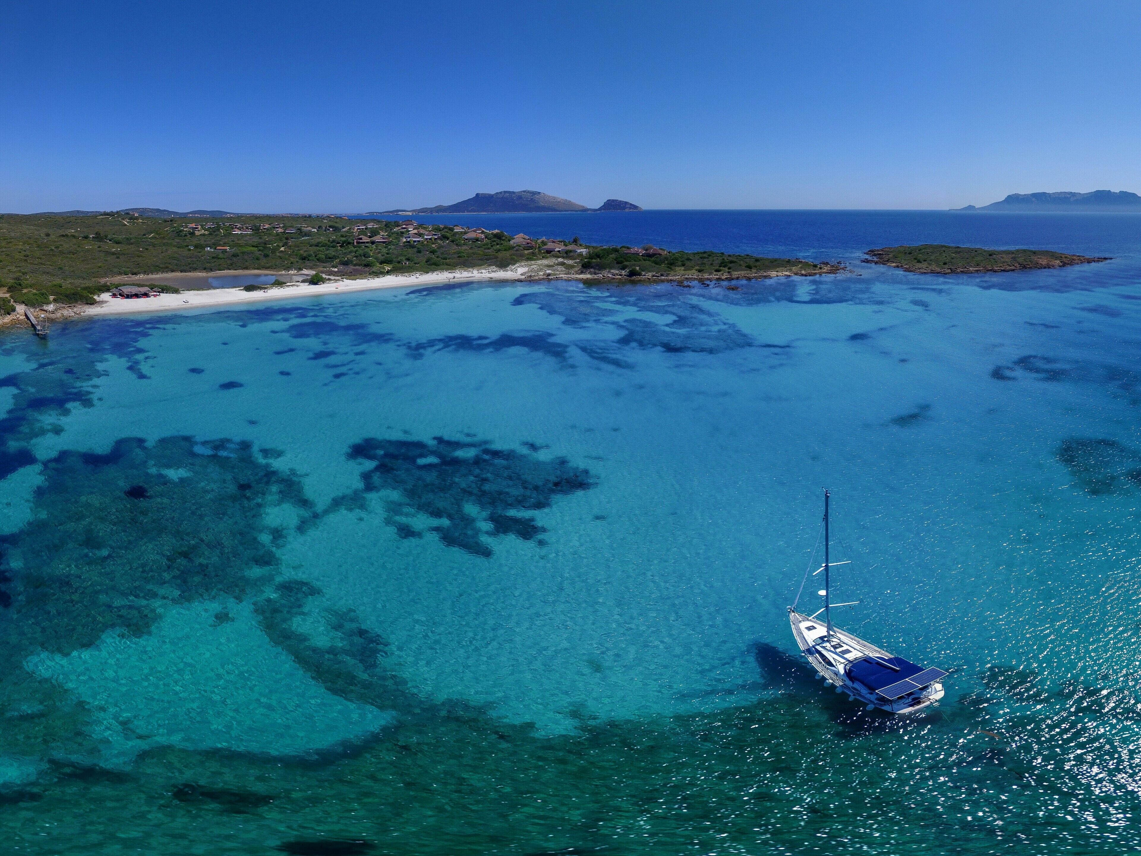 Una spiaggia nelle vicinanze