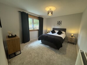 Iron/ironing board, free WiFi, bed sheets - Grieve Avenue Retreat, Jedburgh, Scottish Borders (Jedburgh)