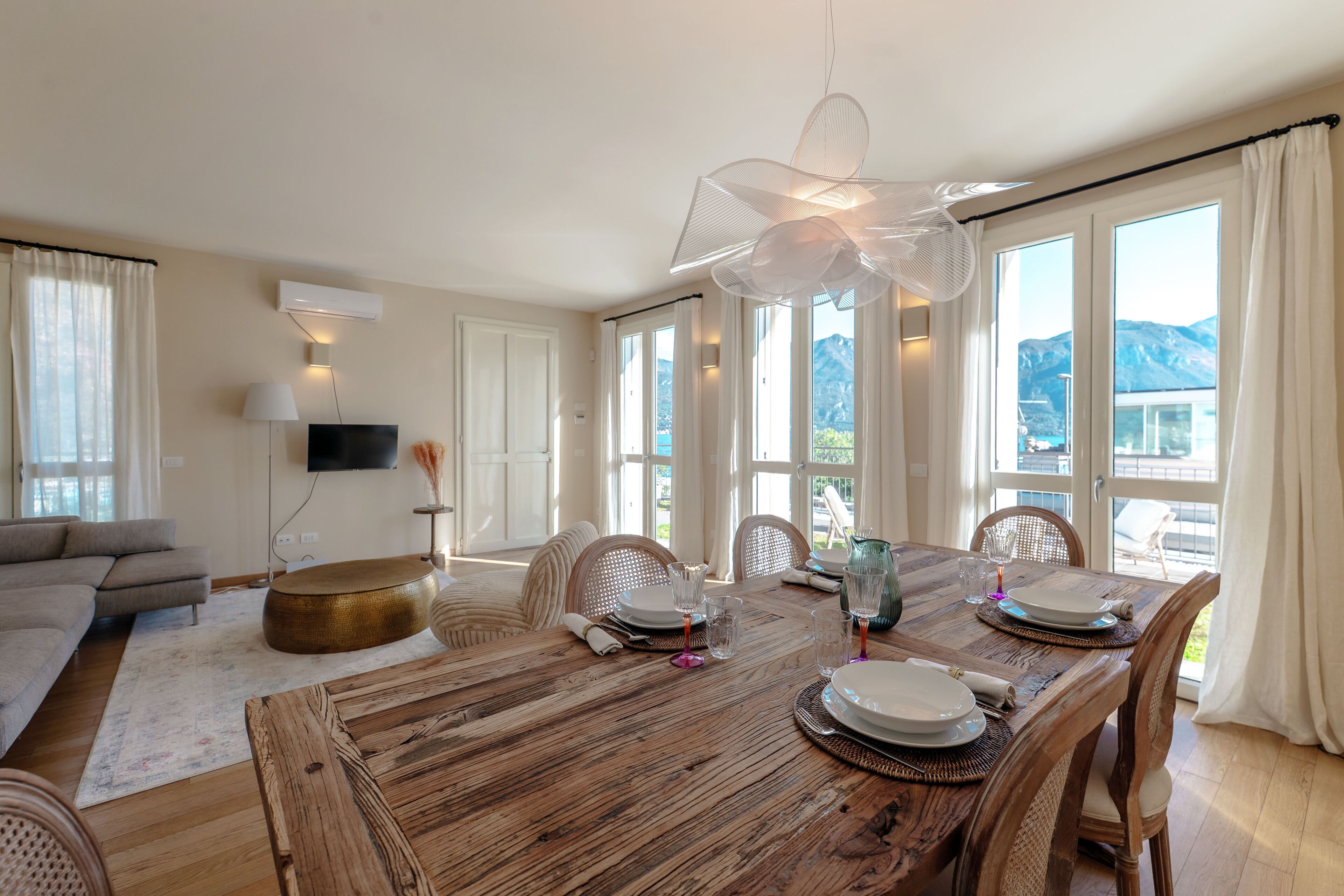 Appartement, uitzicht op meer | Luxe beddengoed, donzen dekbedden, een strijkplank/strijkijzer