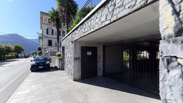 Apartment, Seeblick | Hochwertige Bettwaren, Daunenbettdecken, Bügeleisen/Bügelbrett