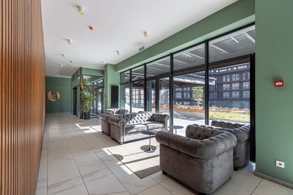 المنشأة من الداخل