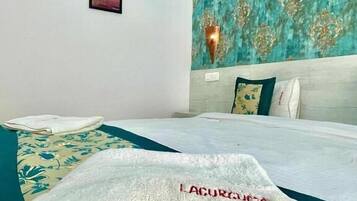 Double or Twin Room, Balcony, Garden View | Kalis bunyi, Wi-fi percuma, akses kerusi roda