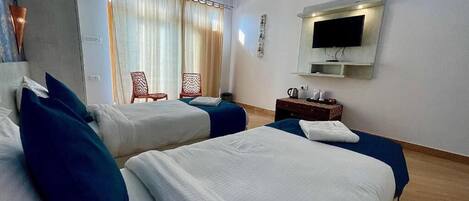 Double or Twin Room, Balcony, Garden View | Soundproofing, free WiFi, wheelchair access