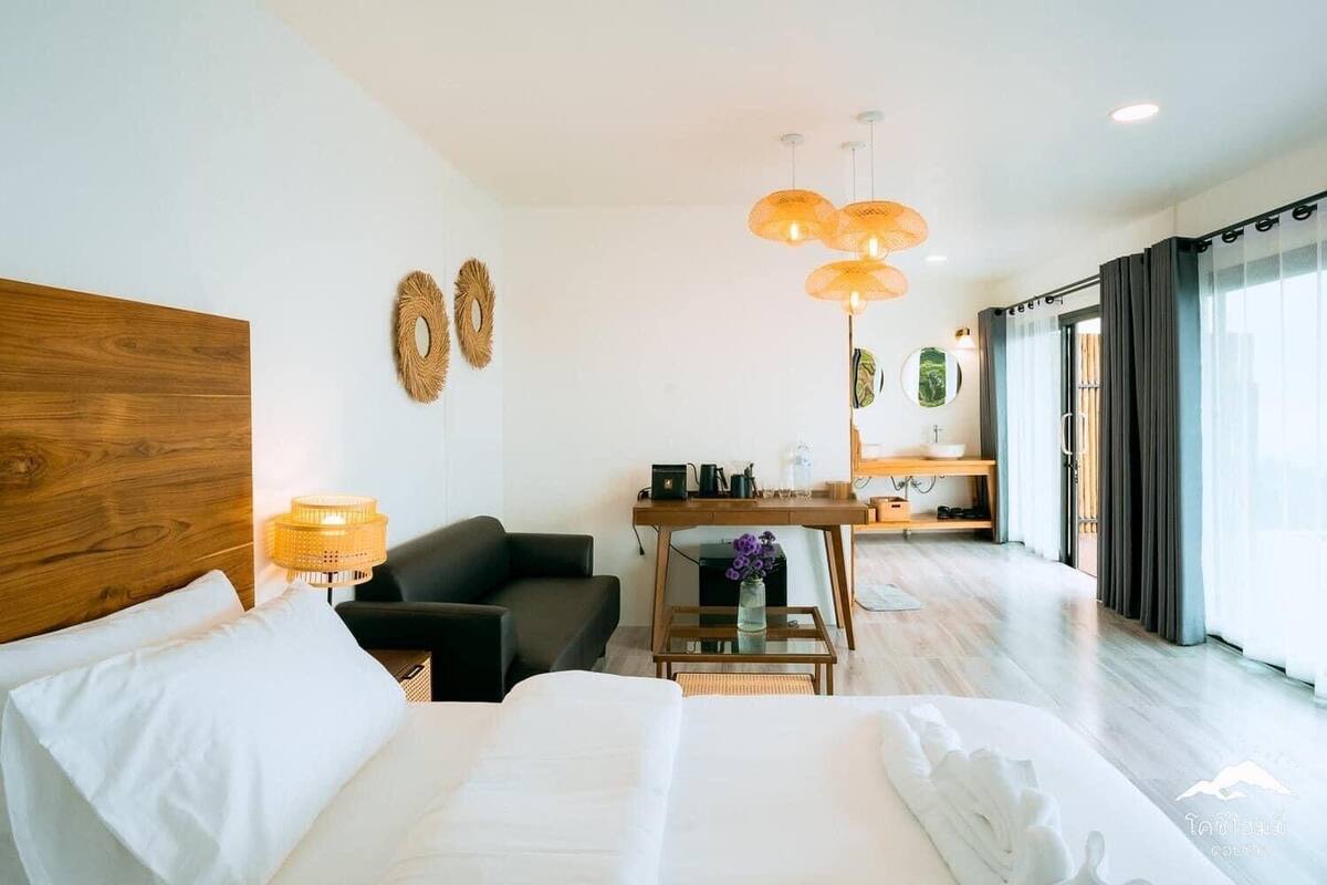Villa | Desk, WiFi (free), bed sheets