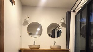 Villa | Bathroom | Shower, hair dryer, bathrobes, slippers - Cozy Homey Doichang (Mae Suai)
