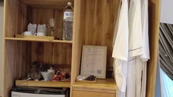 Double Room, Mountain View | Desk, free WiFi, bed sheets