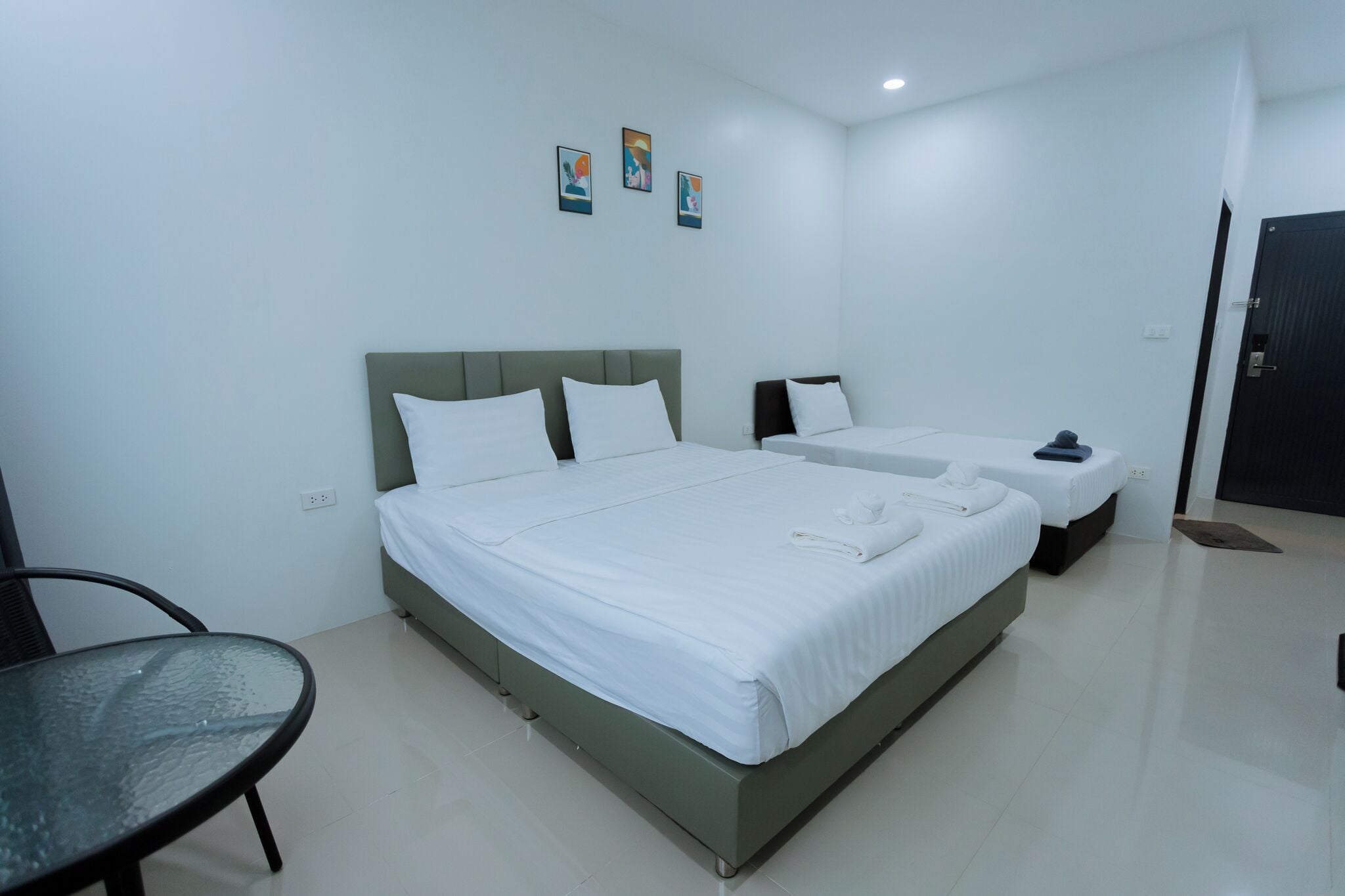 Family Triple Room, City View | Desk, free WiFi