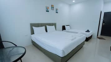 Family Triple Room, City View | Desk, free WiFi