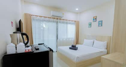 The Rich Hotel