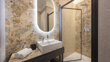 Suíte | Cofres nos quartos, cortinas blackout, quartos à prova de som