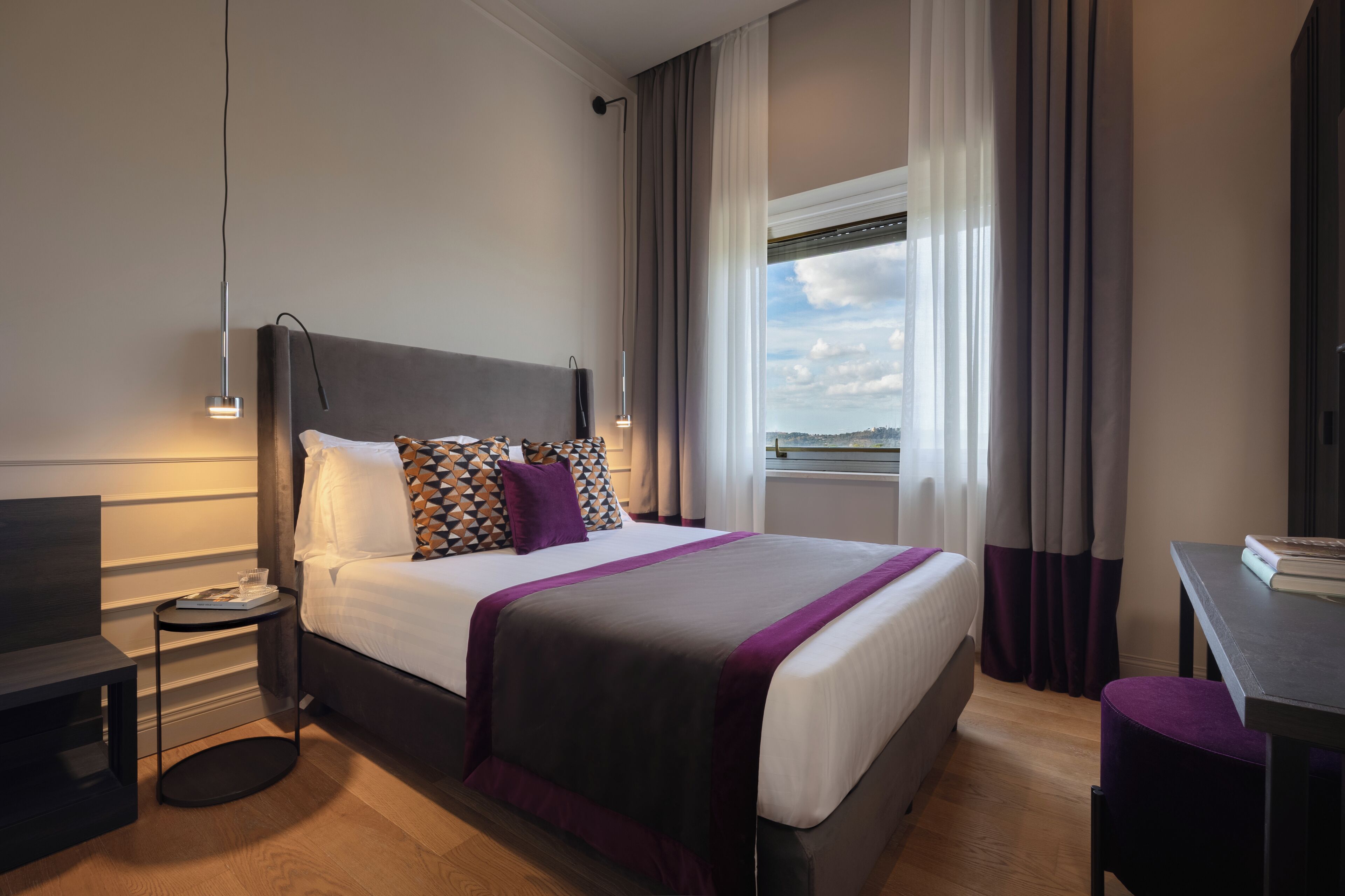 Dundyner, minibar, pengeskab på værelset, mørklægningsgardiner