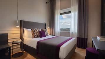 Queen Standard with city View | Down comforters, minibar, in-room safe, blackout drapes