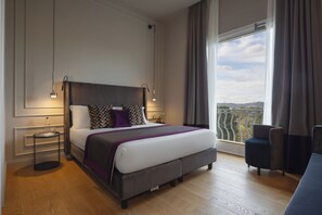 Dundyner, minibar, pengeskab på værelset, mørklægningsgardiner