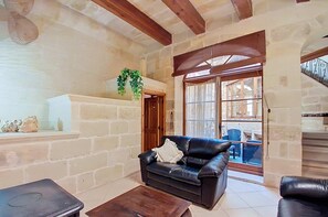 Télévision, jeux vidéo, espaces bureaux