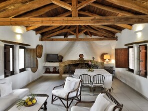 Interior - Finca Fiori 1 – Experience Authentic Sardinia in an Exclusive Country Villa (S.Margh.di Pula)