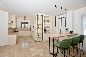 Microwave, dishwasher, coffee/tea maker, high chair - Villa Donatus Zadarvillas (Policnik)