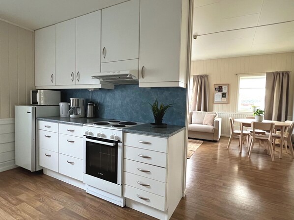 Classic Apartment, City View | Private kitchen | Highchair