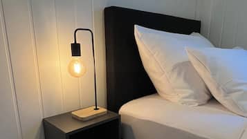 Chambre Simple, vue cour intérieure