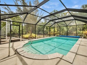 Pool - Charming 4-bedroom house in enchanting Sanibel overlooking a lake (Sanibel)