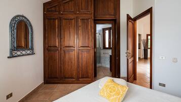 Bureau, Wi-Fi, draps fournis