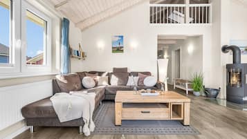 TV, fireplace, DVD player