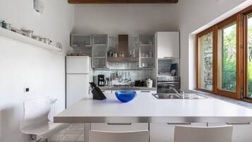 Refrigerador, horno, placa de cocina, lavavajillas