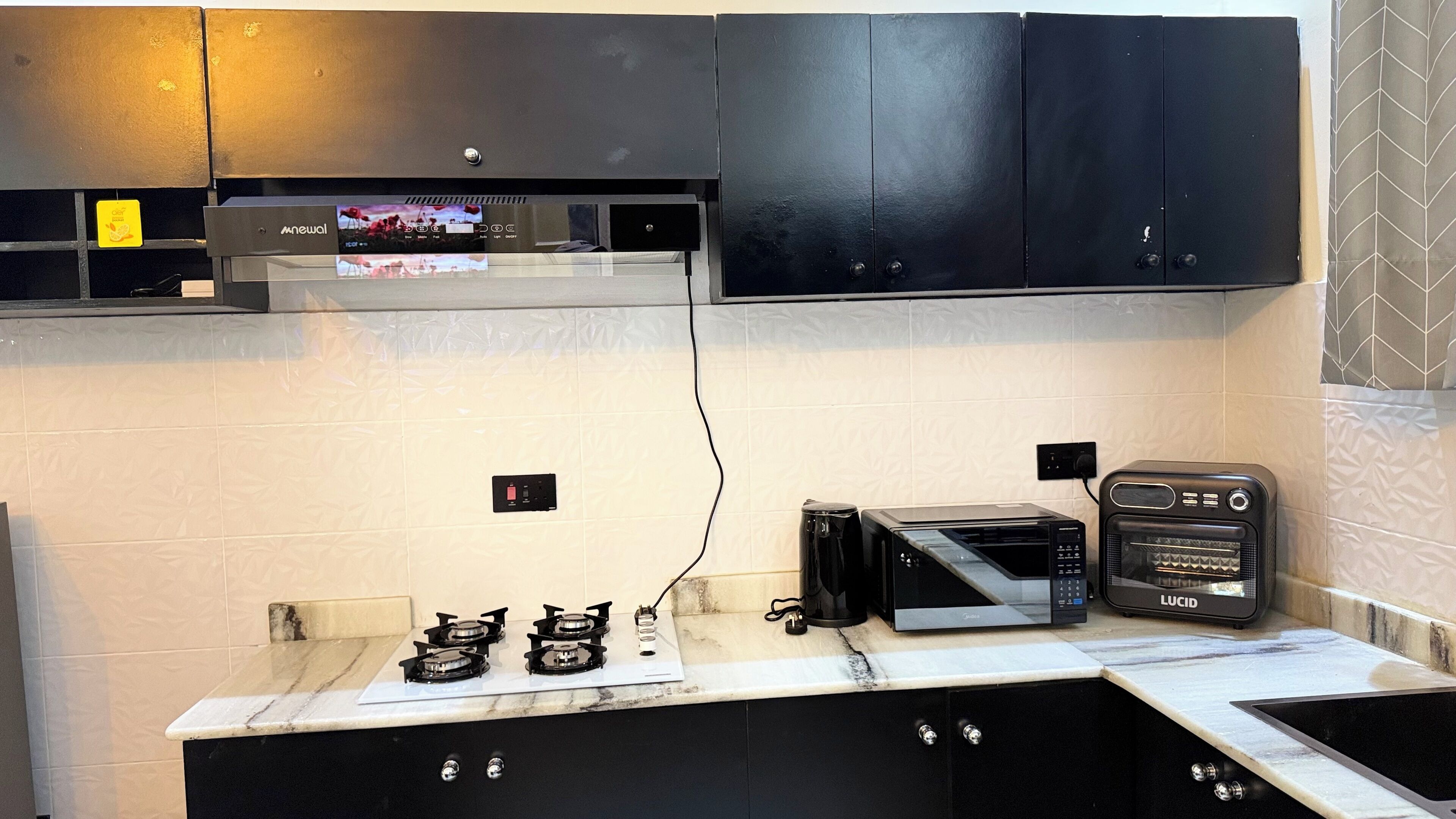 Refrigerador, microondas, horno, tetera/pava eléctrica