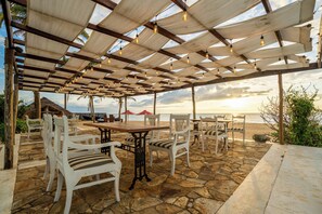 Front of property - Dolphin Beach Resort (Etalai)