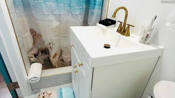 Hårtork och handdukar