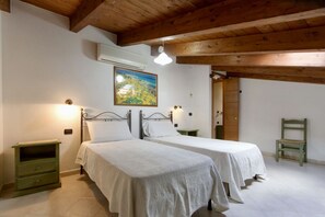 4 slaapkamers, reisbedje