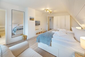 4 bedrooms, free WiFi, bed sheets