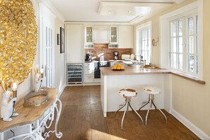 Réfrigérateur, four, plaque de cuisson, lave-vaisselle