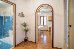 Doccia, asciugacapelli, bidet, asciugamani