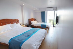 Deluxe Room | View from room - Palau Mangrove Hotel (Meyungs)
