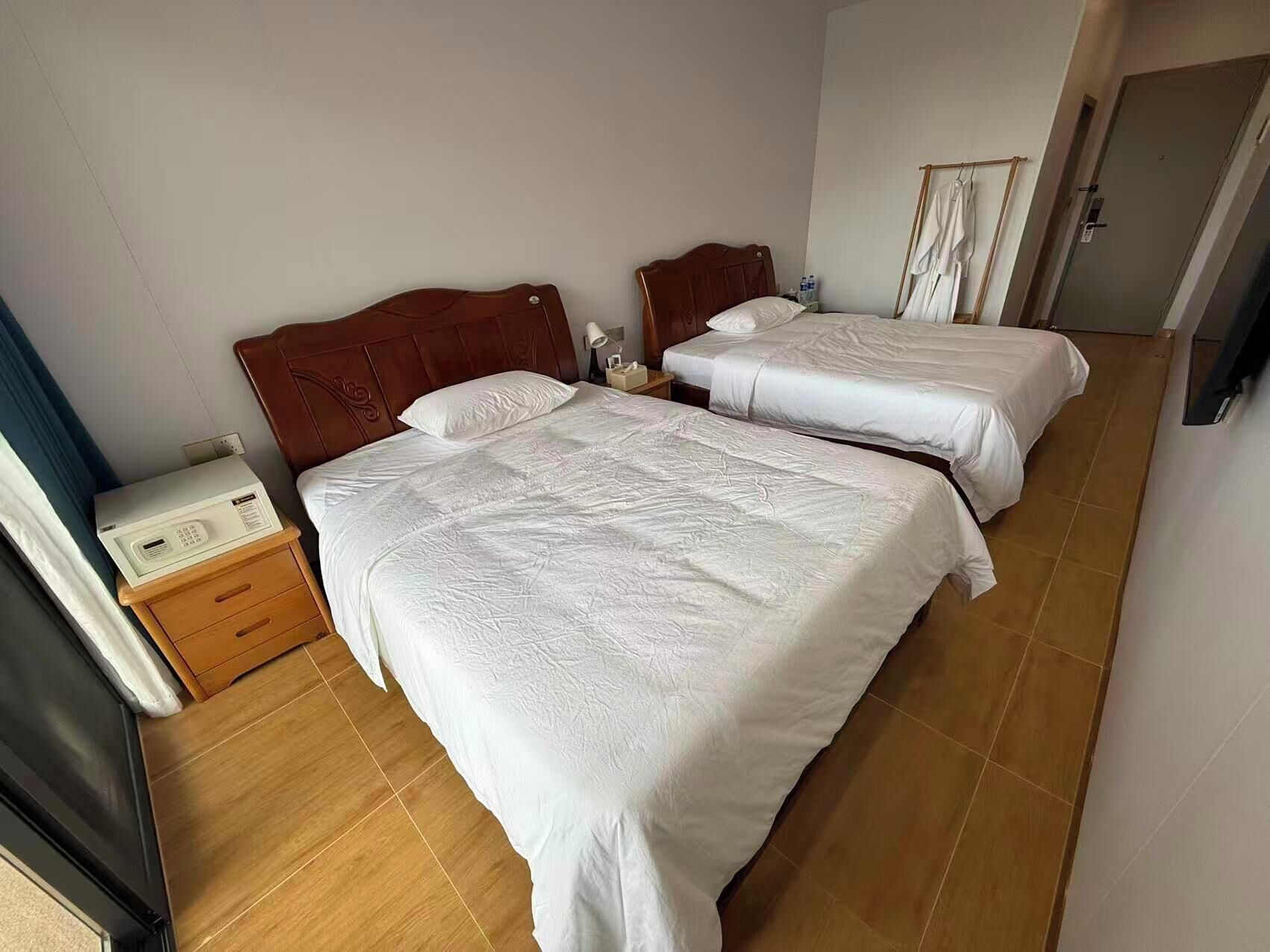 Superior tvåbäddsrum - havsutsikt | Värdeförvaringsskåp på rummet och gratis wi-fi