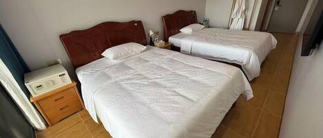 Superior tvåbäddsrum - havsutsikt | Värdeförvaringsskåp på rummet och gratis wi-fi