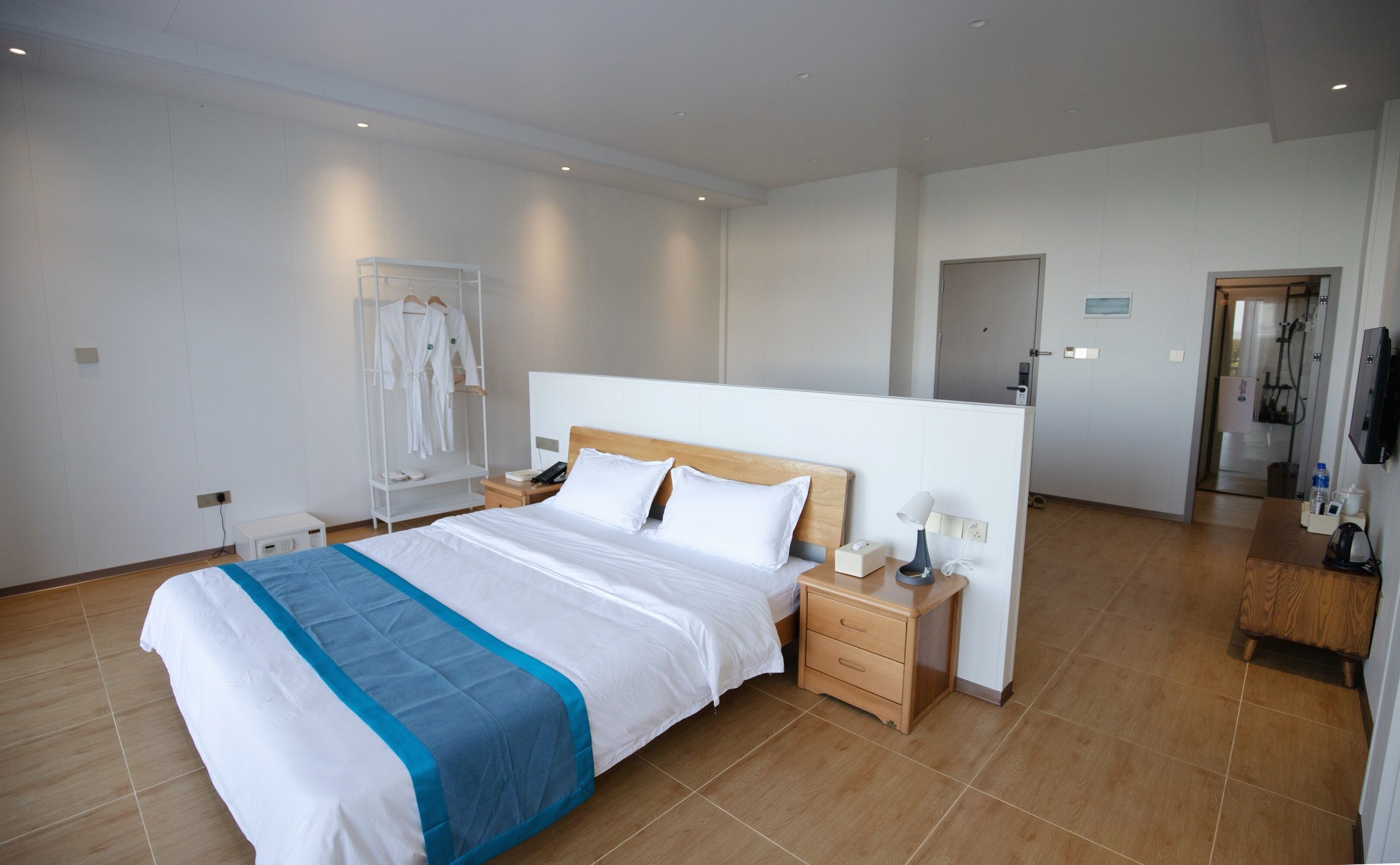 Ocean Studio Suite | In-room safe, free cribs/infant beds, rollaway beds, free WiFi