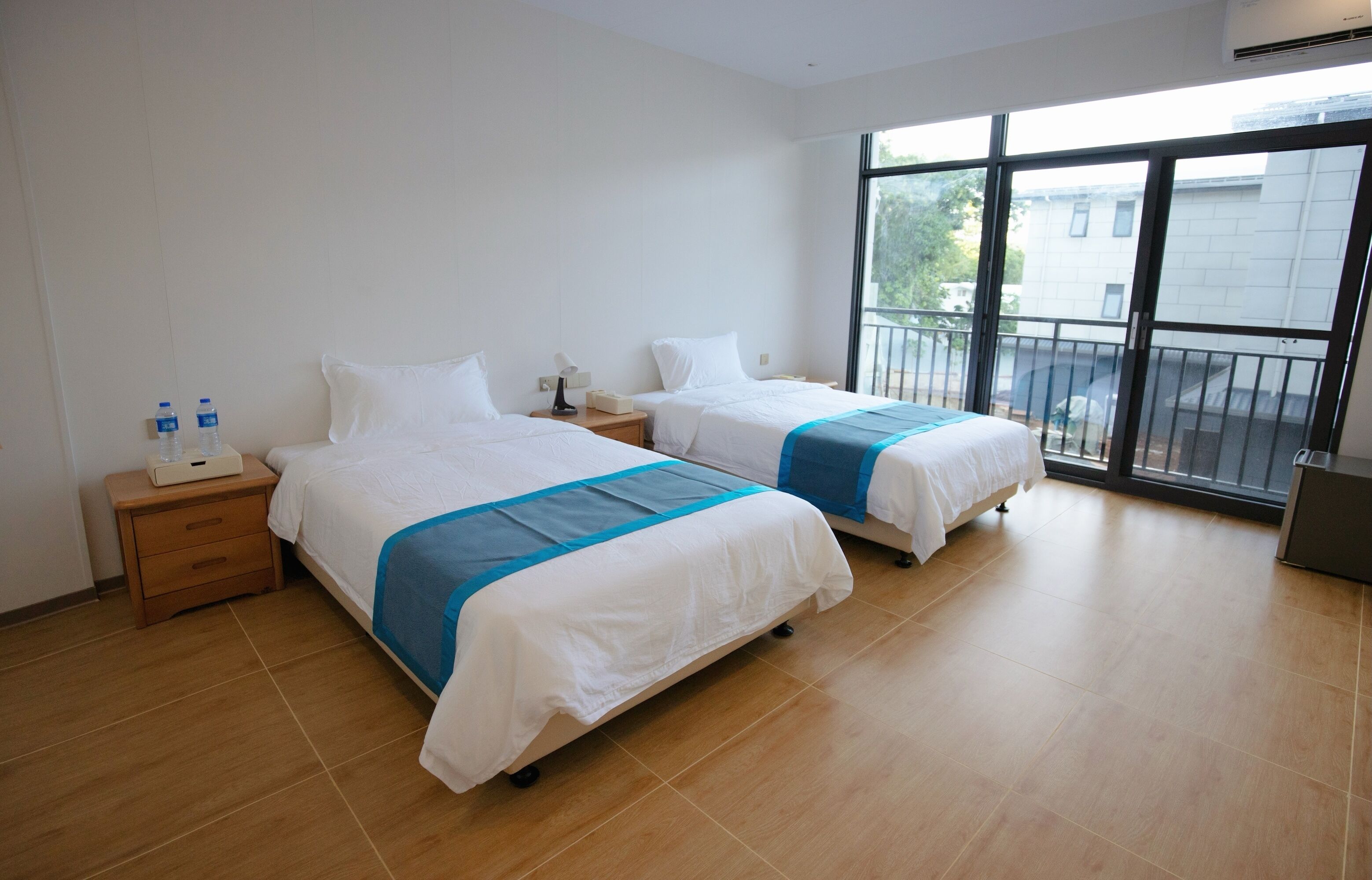 Superior Room | In-room safe, free cribs/infant beds, rollaway beds, free WiFi