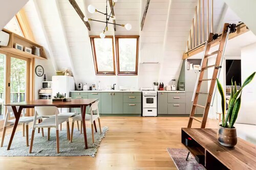 Modern & Cozy A-Frame 2BR + Loft, Firepit & Grill