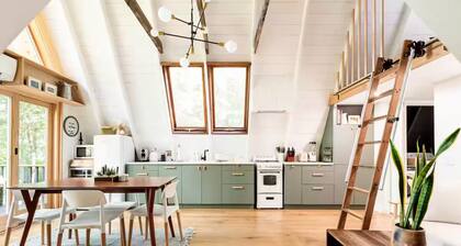 Modern & Cozy A-Frame 2BR + Loft, Firepit & Grill