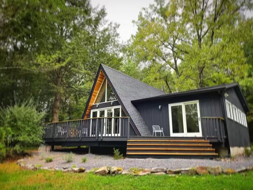 Modern & Cozy A-Frame 2BR + Loft, Firepit & Grill