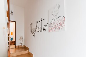 Interior - Holiday Home 'Casa Margherita' with Private Terrace, Wi-Fi and Air Conditioning (MATINO)
