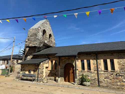 Casa Rural Ucedo with Mountain Views