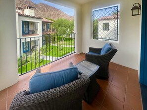 Property grounds - Newly Remodeled 2BR Desert Getaway (La Quinta)
